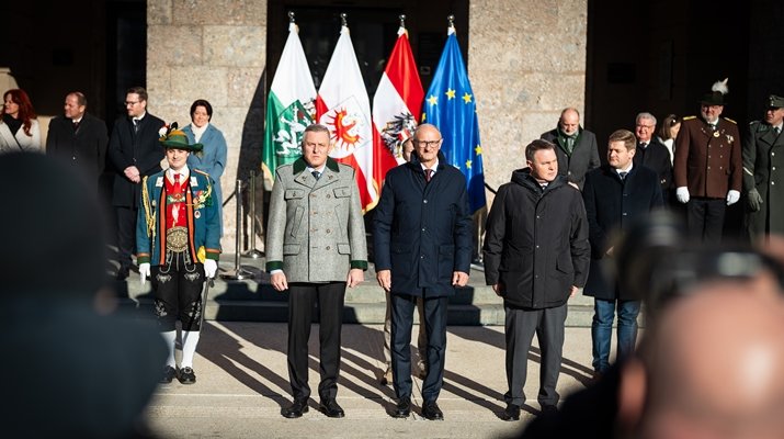 Tirol übernimmt unter dem Motto „Bergauf für Österreich“ den Vorsitz der Landeshauptleutekonferenz.  L